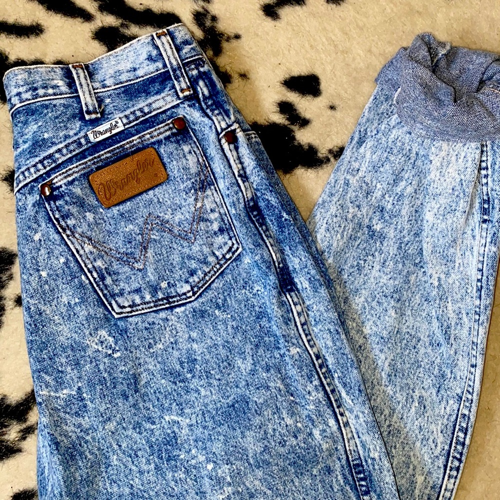 🤍 Vintage Wranglers, Cinched & Acid Wash 🤍